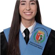 Profesora graduada en Educación Primaria con mención en educación especial imparte clases a alumnos de 6 a 13 años